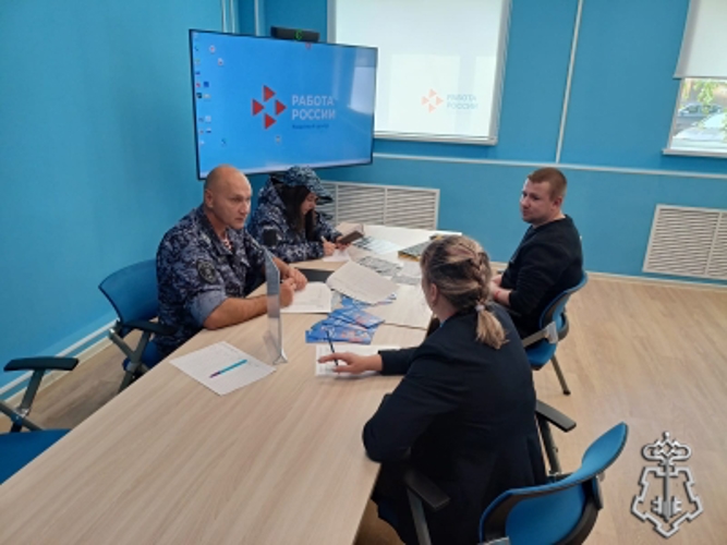 В КАРЕЛИИ СОТРУДНИКИ РОСГВАРДИИ ПРИГЛАШАЮТ НА СЛУЖБУ