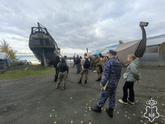 В карелии личный состав росгвардии посетил морской музей 