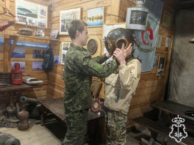 В карелии личный состав росгвардии посетил морской музей 