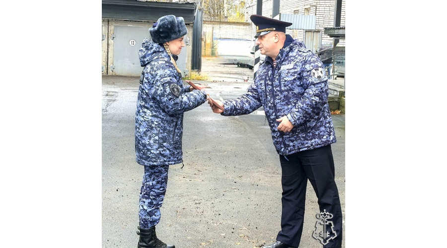 В КАРЕЛЬСКОЙ СТОЛИЦЕ СОСТОЯЛИСЬ ТОРЖЕСТВЕННЫЕ МЕРОПРИЯТИЯ ПО СЛУЧАЮ ДНЯ ВНЕВЕДОМСТВЕННОЙ ОХРАНЫ РОСГВАРДИИ