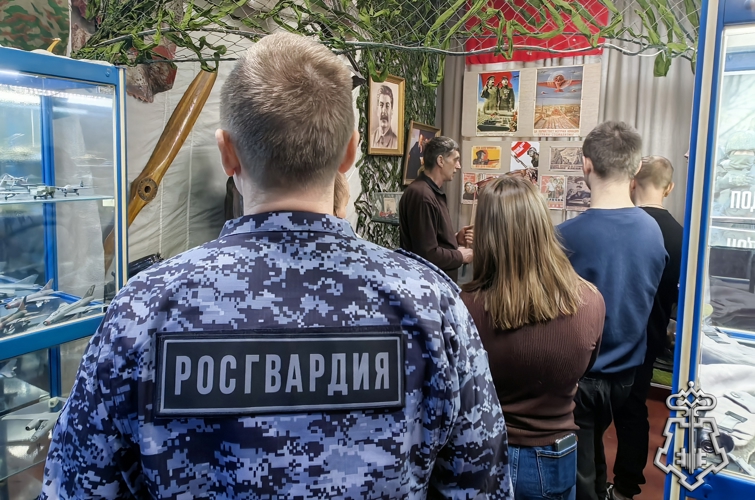 БУДУЩИЕ РОСГВАРДЕЙЦЫ ЗНАКОМЯТСЯ С ГЕРОИЧЕСКИМИ СТРАНИЦАМИ ИСТОРИИ РОССИИ