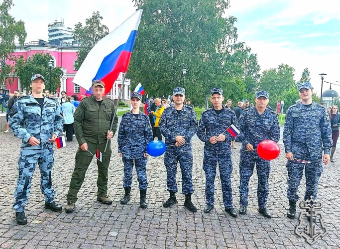 В преддверии Дня флага личный состав территориального управления Росгвардии принял участие в праздничном мероприятии
